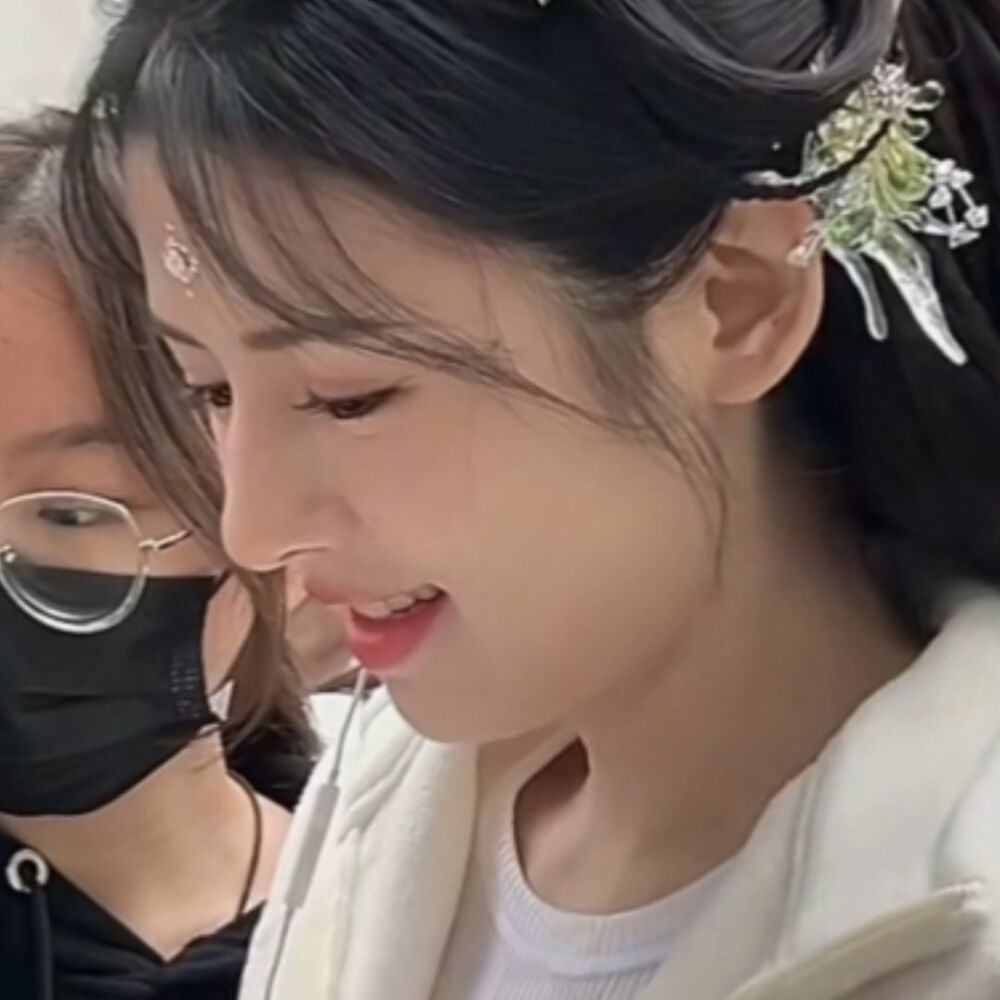 碧海情天此夜，他也为你偷一颗明珠的心么