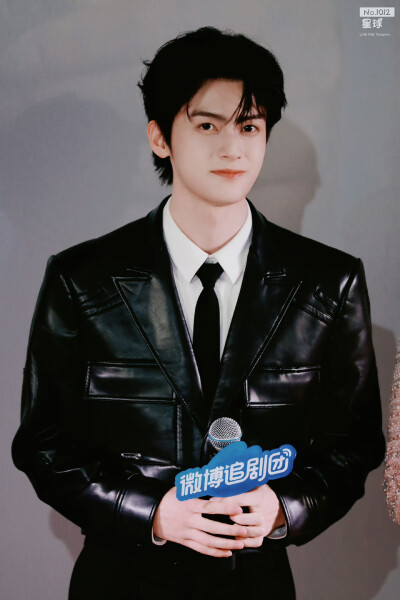 陈鹤一
