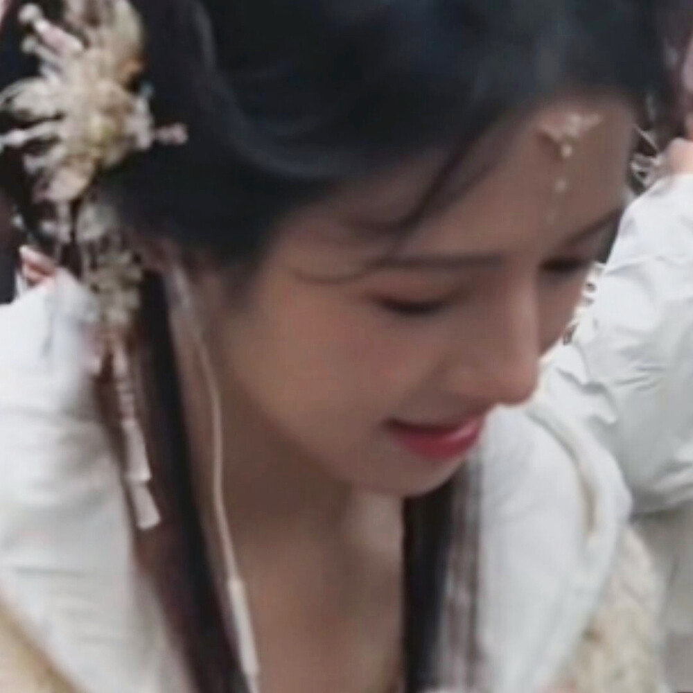 碧海情天此夜，他也为你偷一颗明珠的心么