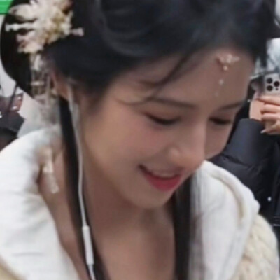 碧海情天此夜，他也为你偷一颗明珠的心么