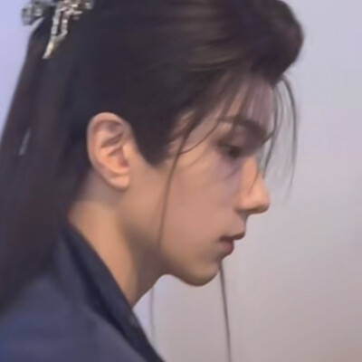 姐姐他是谁
