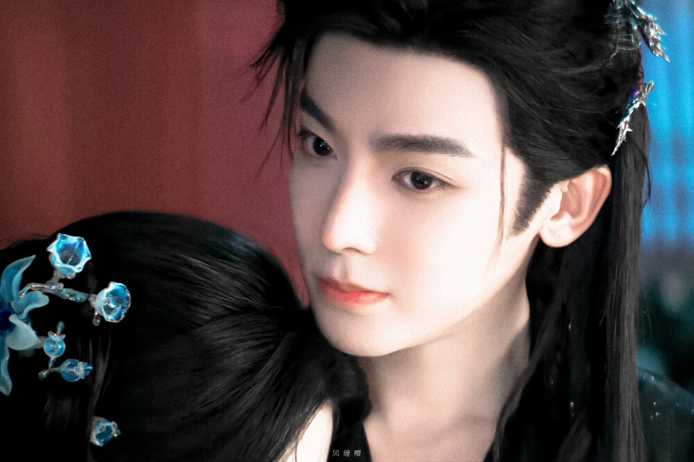 入青云 侯明昊 卢昱晓 