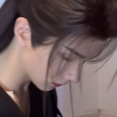 姐姐他是谁