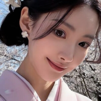 即使有天我握住了整个世界也只想吻你的脸