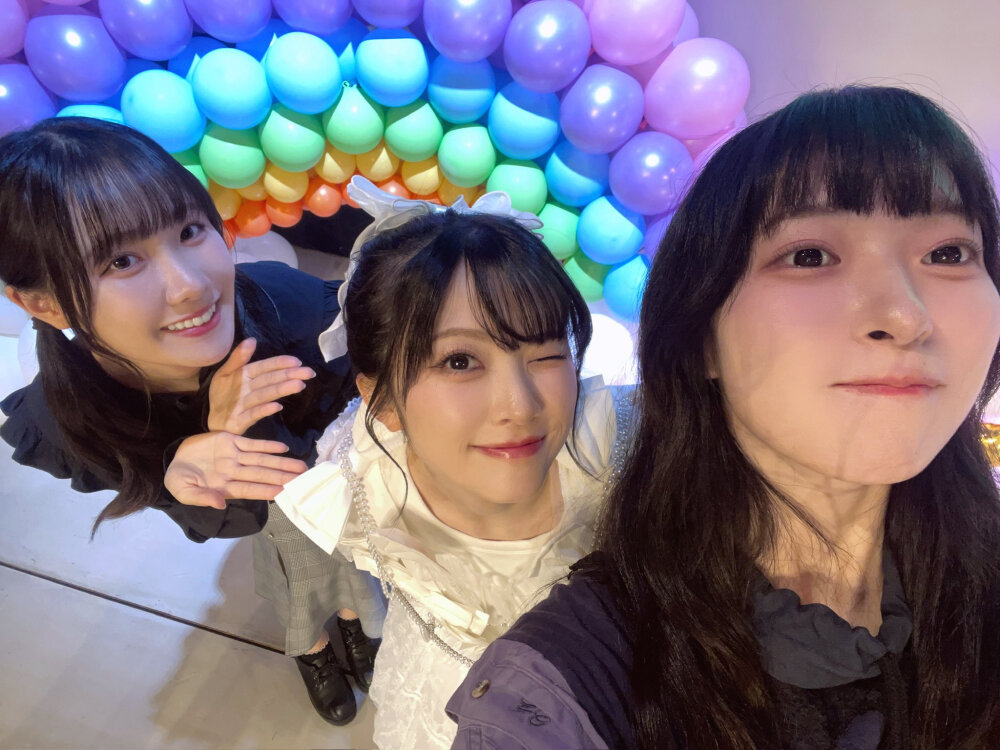 结那生日会的返图，参加结那生日会的有小花、kankan