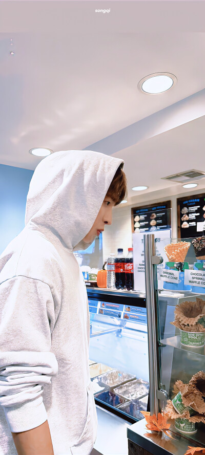 李硕珉秋日晚风壁纸