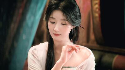 * 卢昱晓/明意