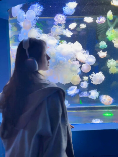 姜贞羽