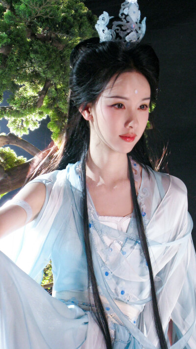 陈都灵