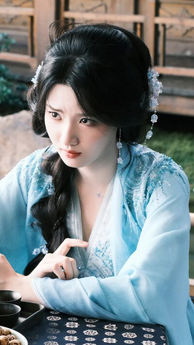 入青云 明意 卢昱晓