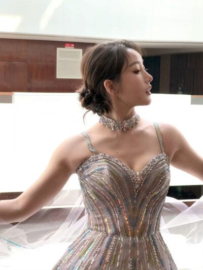 姜贞羽