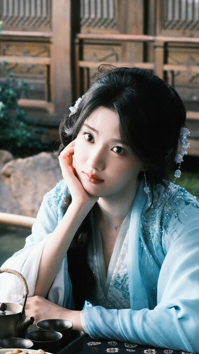 入青云 明意 卢昱晓