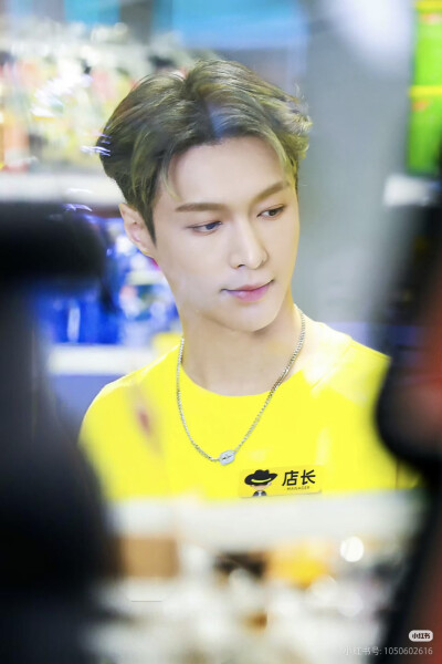 张艺兴