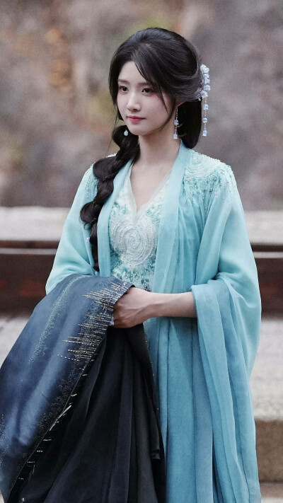 入青云 明意 卢昱晓