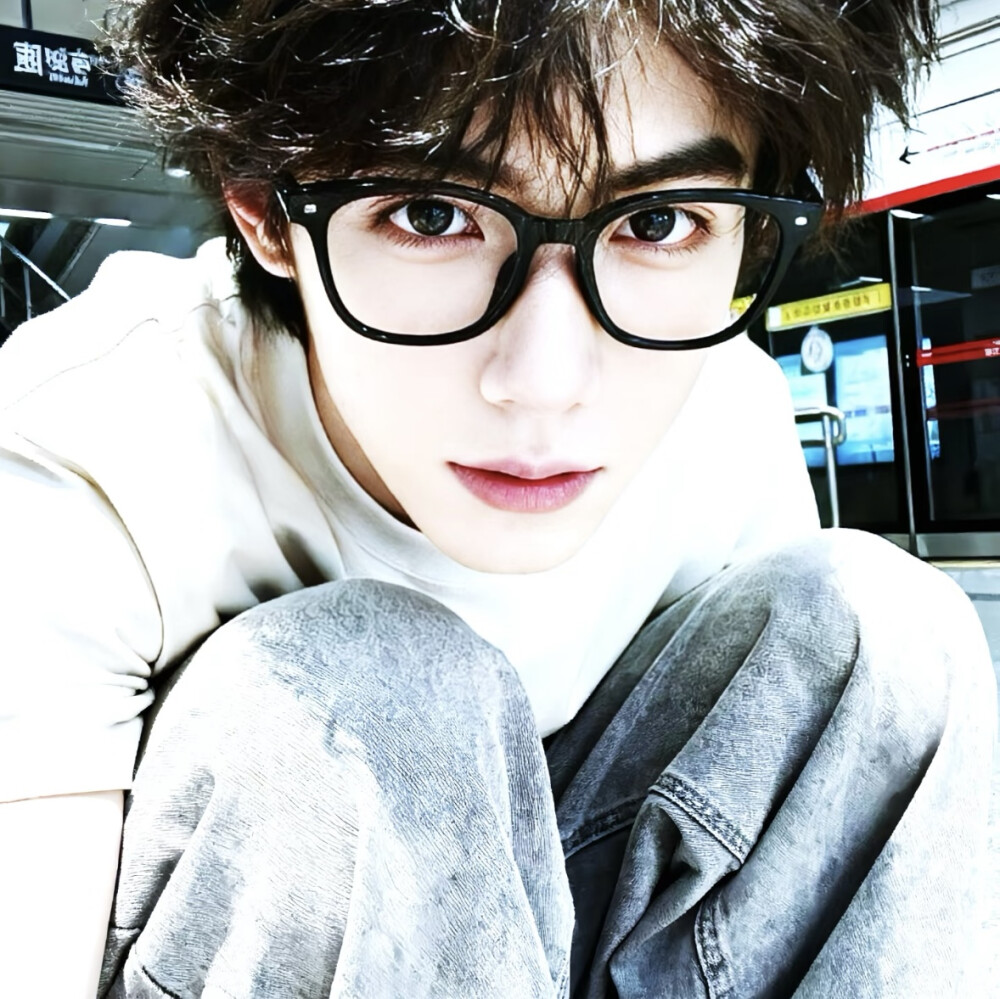 风格男头 拿图点赞关注