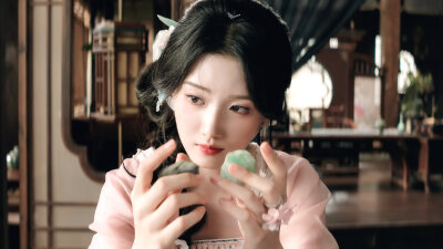 * 卢昱晓/明意