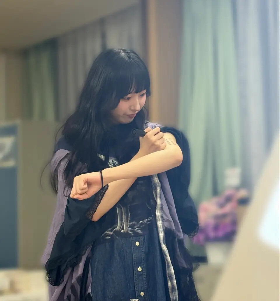 结那生日会的返图，参加结那生日的会有小花、kankan