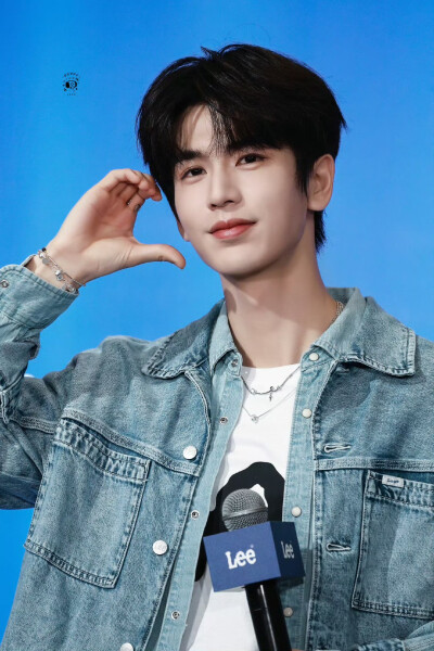 cr.PUPPY1230丨张凌赫