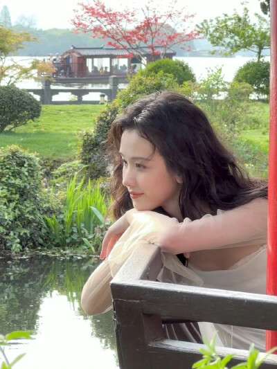 陈都灵