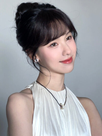 陈都灵