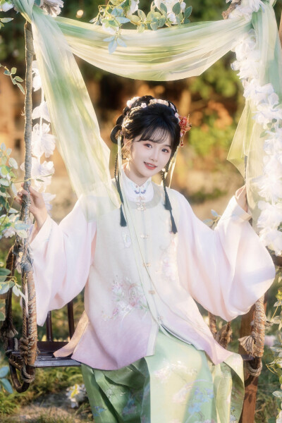 权宠黑心莲 秦菀之