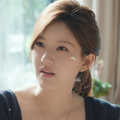 赵露思
许我耀眼