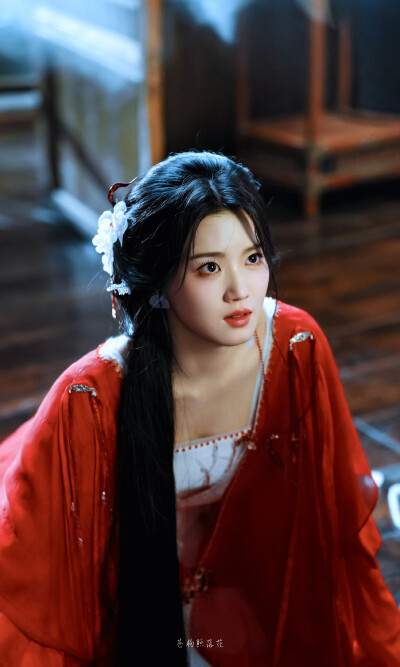 入青云 卢昱晓