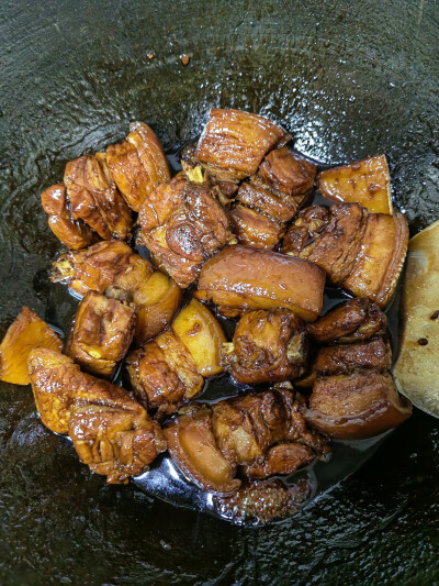 今天的红烧肉口感很糯，放了苹果醋烧的2025/10/16