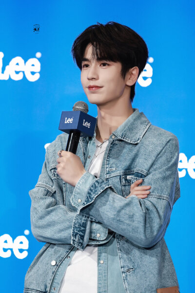 cr.PUPPY1230丨张凌赫