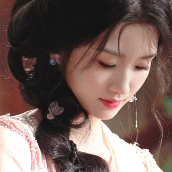 晕染了你离去时的落花香