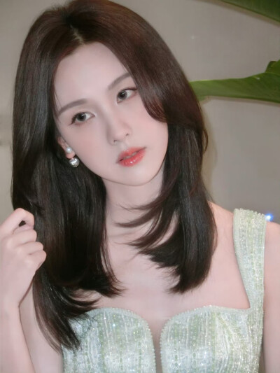 陈都灵