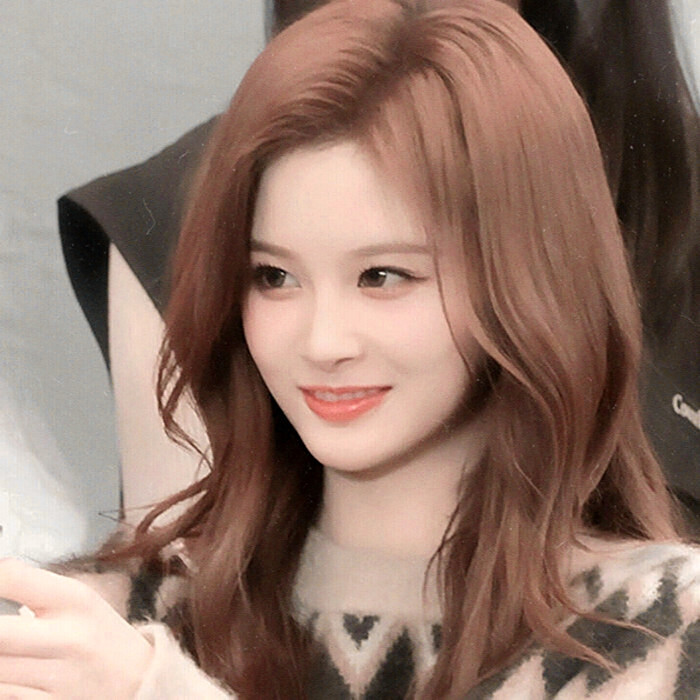 1955、Damp：邮票遗落在铁塔下枯叶堆里…