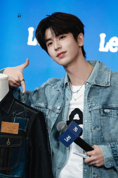cr.PUPPY1230丨张凌赫
