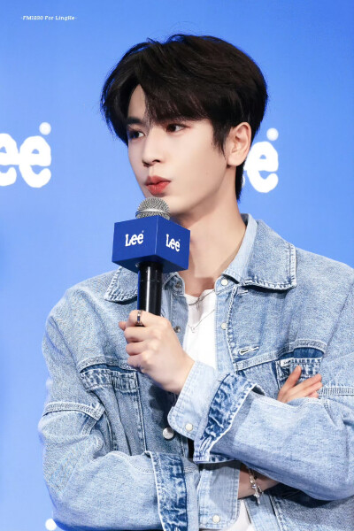 cr.FM1230丨张凌赫