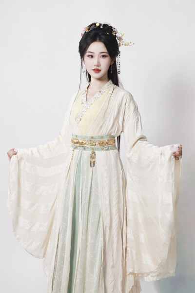 又是月明时 顾又笙