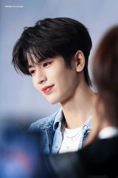 cr.FM1230丨张凌赫