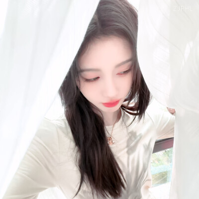 鞠婧祎