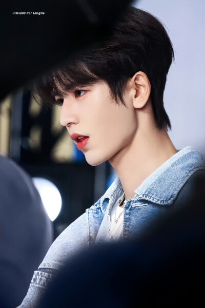 cr.FM1230丨张凌赫