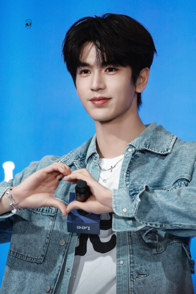 cr.PUPPY1230丨张凌赫