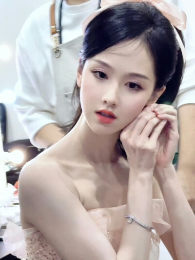 陈都灵