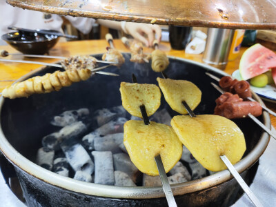 我喜欢大傻狗！
于是又来吃这家自助烤串了，主要是体验diy的乐趣
9.19