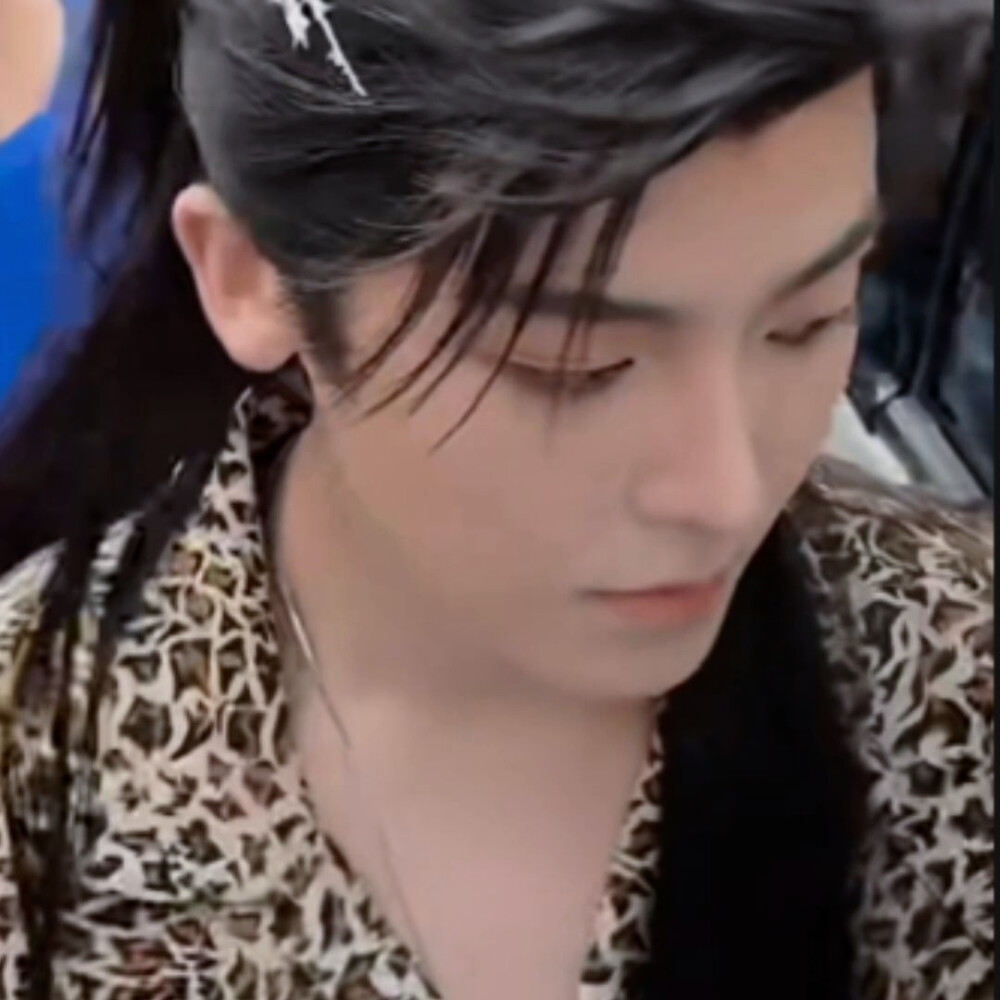 断肠一剑总不下眉头