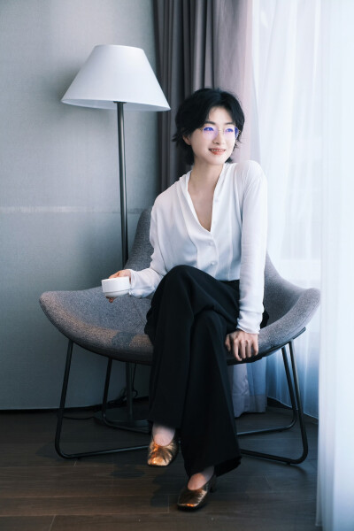 万茜