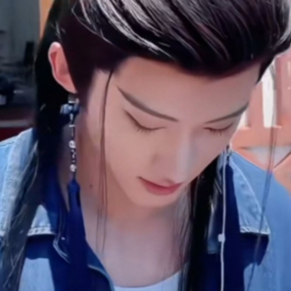 思念之情仿若一帛丝罗