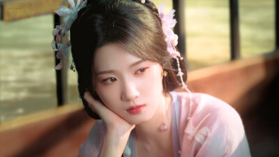 * 卢昱晓/明意