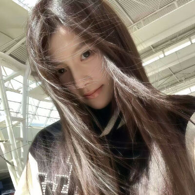 发丝绕过你的手指 是我送你的第一枚戒指