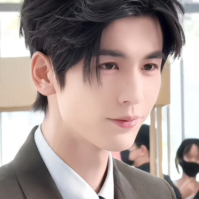 张凌赫