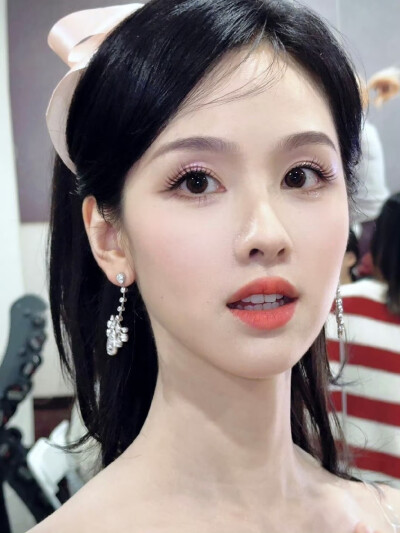 陈都灵