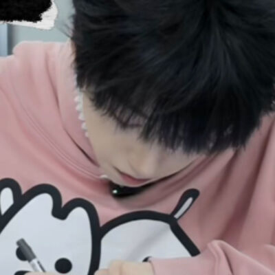 家羊真的是全世界最适合穿浅色系衣服的小男孩