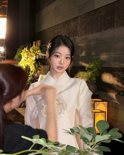 张元英